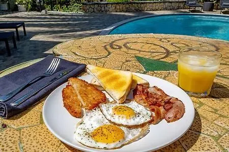 Hospitality Expert Mccartney - Tour Pool Bar Beach Бухта Монтего 0*,