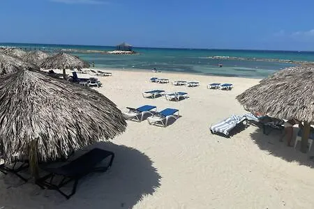 Zajazd Hospitality Expert Mccartney - Tour Pool Bar Beach Montego Bay