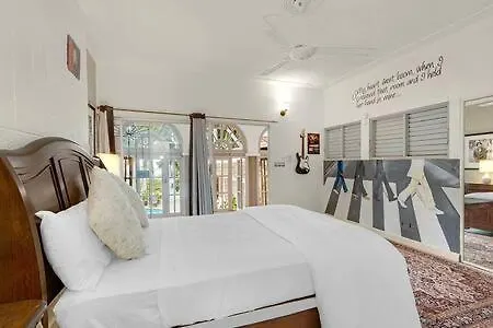 Zajazd Hospitality Expert Mccartney - Tour Pool Bar Beach Montego Bay